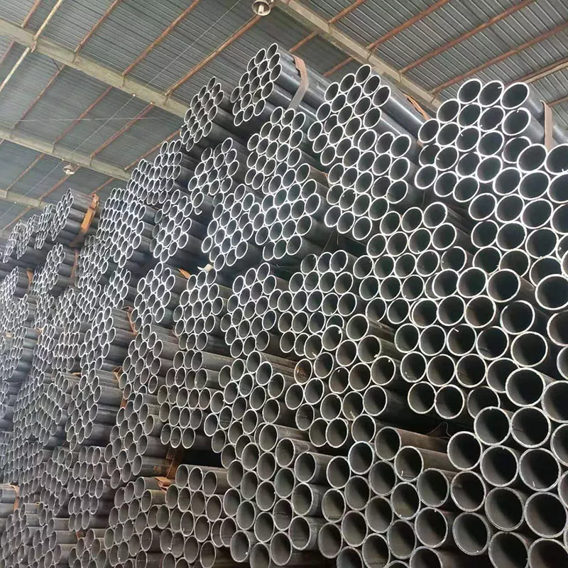 Rett splitt svart sirkulært rør